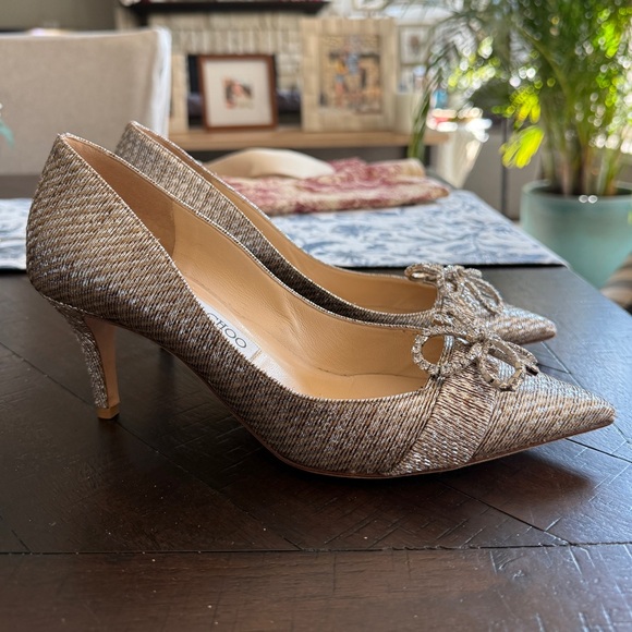 EUC Jimmy Choo Veil Metallic Woven Lame Fabric Champagne Pointy Toe Pump, 7.5. - Picture 8 of 12